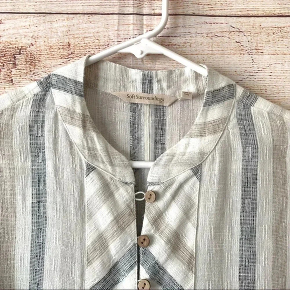Soft Surroundings Linen Button Front Blouse Women’s Size PM Side Slit Beige Top - Picture 3 of 11